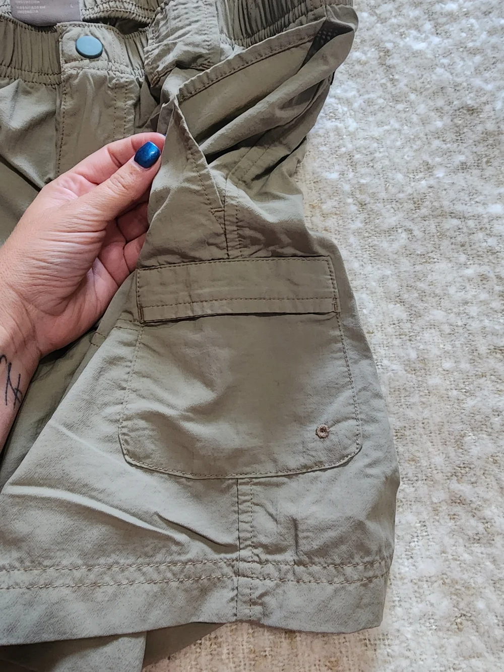 Columbia Sage Green Nylon Utility Hiking Shorts Women's Size [L] Lightweight